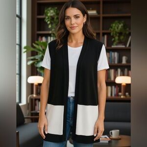 CHICOS COLORBLOCK SLEEVELESS BLACK & WHITE CASUAL OPEN FRONT LONG VEST SIZE 8-10